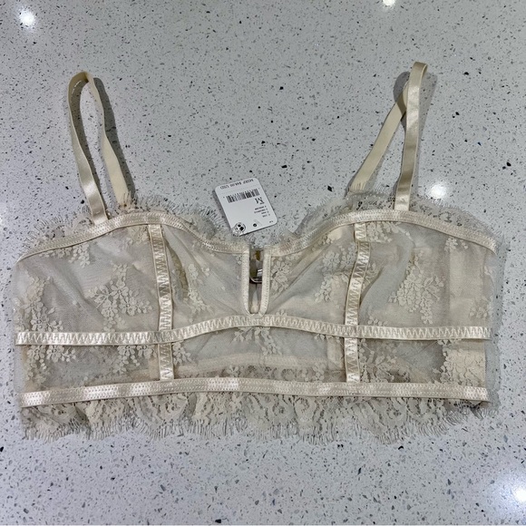 NWT FREE PEOPLE layer in lace BUSTIER TOP - Picture 4 of 6